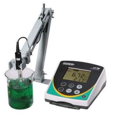 PHmetro de mesada Oakton, modelo pH 700, con electrodo de pH 